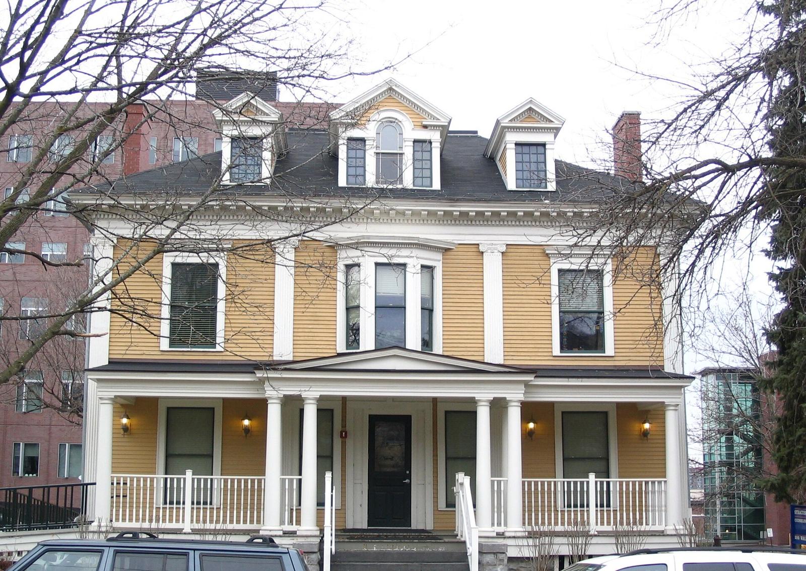 200 Walnut Place, Syracuse University